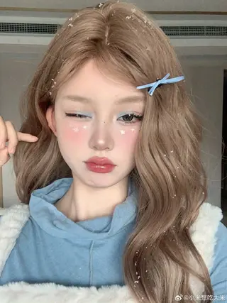 ロング カラー ラベンダー💜 グレージュ🩶のヘアスタイル
