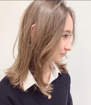 ミディアム カラー 西山梨々【5/1〜 復帰致します🌼】のヘアスタイル