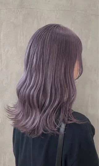 セミロング 🌈艶ブリーチ 🌈イッキのヘアスタイル
