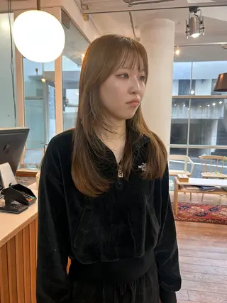 ミディアム かがやしづ ⭐️ベージュのヘアスタイル