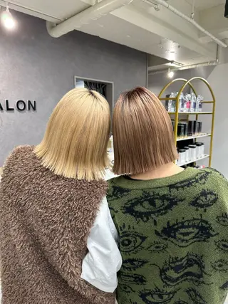 ミディアム 韓国風 白髪ぼかし NAOTOのヘアスタイル