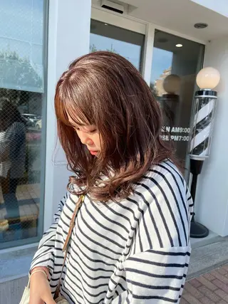 セミロング カラー 黒岩 梨沙のヘアスタイル