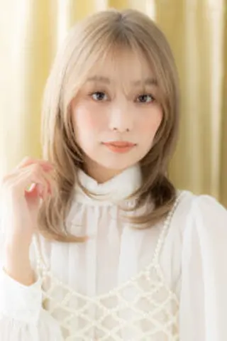 ミディアム カラー 鈴木 はるかのヘアスタイル