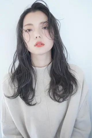ロング e rikaのヘアスタイル
