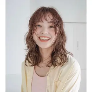 セミロング パーマ 似合わせカット× 顔周りカットるな🌛のヘアスタイル