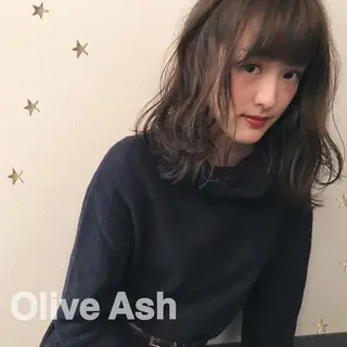 ミディアム カラー 市川 千夏のヘアスタイル