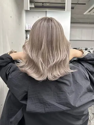セミロング ブリーチ🐰インナー ♡ハイライト♡綾🐰のヘアスタイル