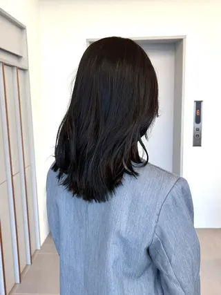 セミロング 💡曲がるストレート /レイヤー松本隼人のヘアスタイル