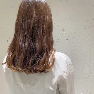 セミロング カジュアルを女っぽく 𝗮𝘆𝗮𝗰𝗼のヘアスタイル