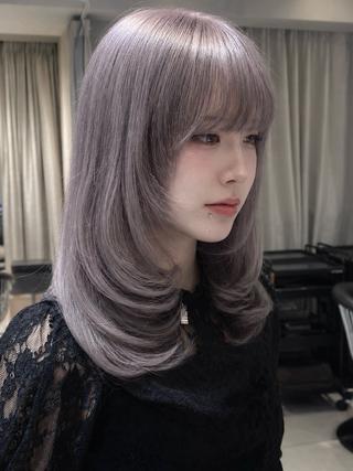 セミロング 🤍艶髪 × 透明感カラー│フウカのヘアスタイル
