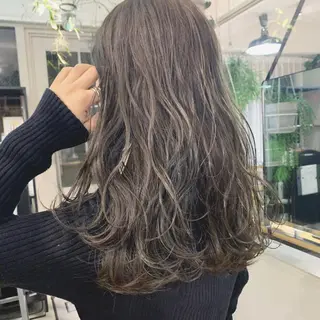 ロング カラー ハイトーンボブ 前田 表参道　グレージュのヘアスタイル