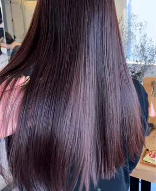 ロング シモイケ ルアのヘアスタイル