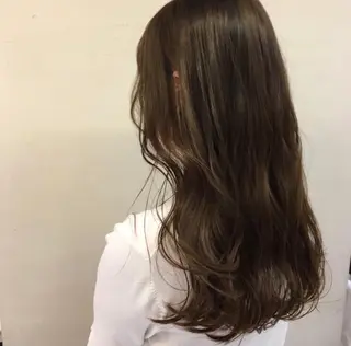 ロング 浅沼 ゆいのヘアスタイル