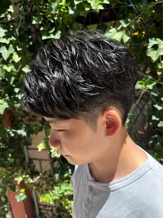 ショート パーマ メンズ 溝口 槙里也のヘアスタイル
