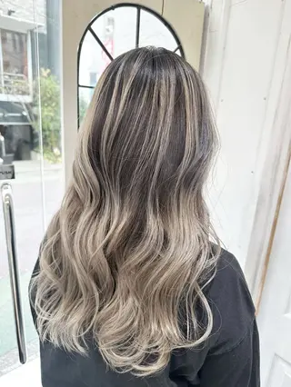 セミロング カラー 中目黒✂︎店長✂︎ TOMOHIROのヘアスタイル