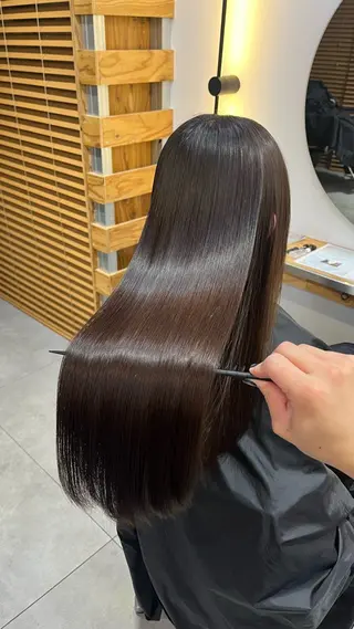 ロング 冨田 悠稀/ 髪質改善縮毛矯正のヘアスタイル
