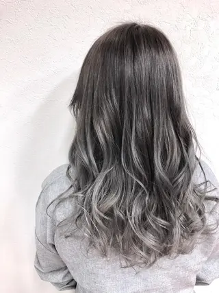 カラー 最高級エクステ /羽エクステ白石宇由のヘアスタイル