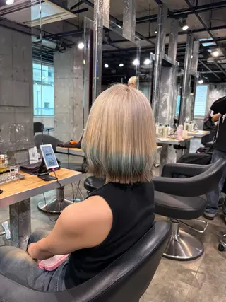 ショート カラー ハイトーン 横浜💞ミオのヘアスタイル