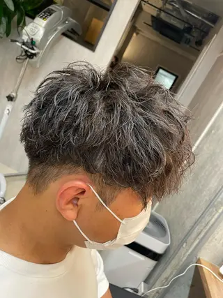 ミディアム パーマ メンズ メンズ縮毛矯正 細谷碧海のヘアスタイル