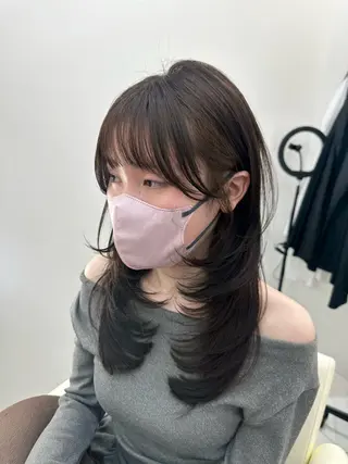 ロング 韓国風レイヤーカラー ライムのヘアスタイル