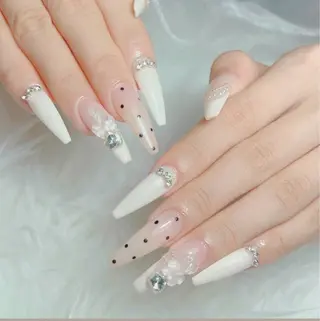 ネイル Lyna 池袋のネイルデザイン