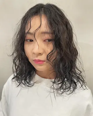 ミディアム カラー パーマ 優作 〜圧倒的信頼〜のヘアスタイル