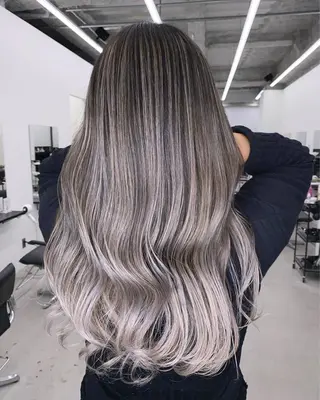 セミロング カラー ブリーチ 透明感HIDEのヘアスタイル