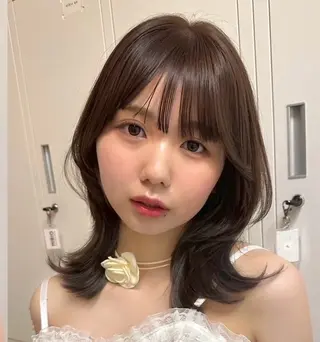 ミディアム カラー sara ブリーチカラーのヘアスタイル