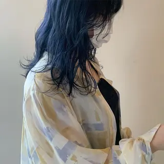 セミロング カラー 本間 結衣のヘアスタイル