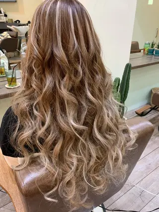 ロング カラー WEST OLAND 安藤のヘアスタイル