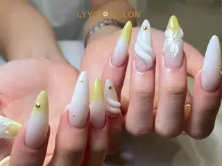 ロング LYYM Salonのネイルデザイン