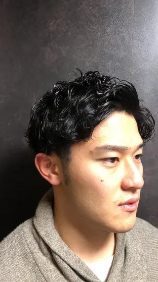 ショート カラー パーマ メンズ 中原 滉太のヘアスタイル