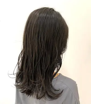 カラー 関 桃萌果のヘアスタイル
