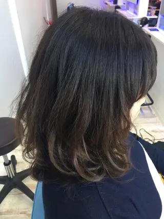 ミディアム カラー 白井 つづりのヘアスタイル