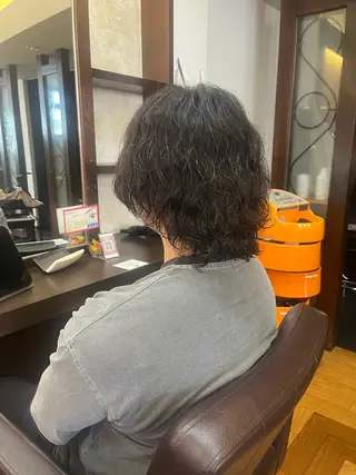 ミディアム パーマ メンズ 紫音 cutwells郡山のヘアスタイル
