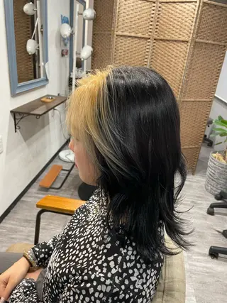 ミディアム シンプル 美容室のヘアスタイル