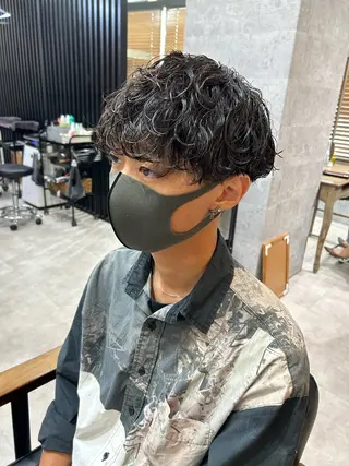 ショート パーマ メンズ 勝毛 広貴のヘアスタイル