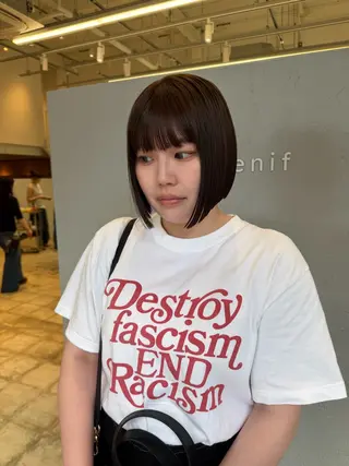 ミディアム カラー ENIF 大島 芽生のヘアスタイル
