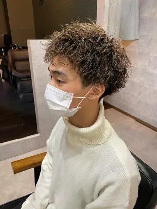 ショート パーマ メンズ 勝毛 広貴のヘアスタイル