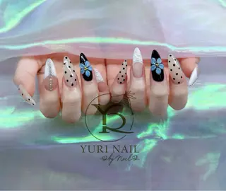 ネイル YURI Nail NARITAのネイルデザイン