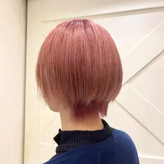 ショート カラー ハイトーンカラー シールエクステのヘアスタイル