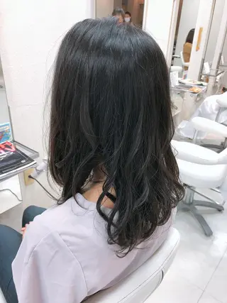 ミディアム 阿部 美咲のヘアスタイル