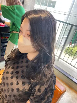 ロング 🩵盛れる顔周り/ 艶カラーemi🩵のヘアスタイル