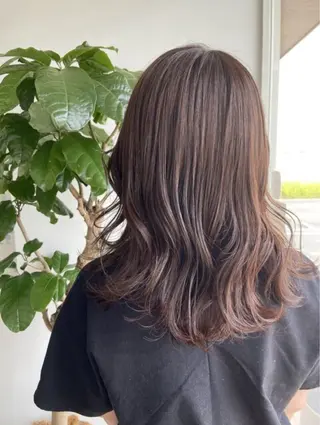 ロング カラー 安田 里奈のヘアスタイル