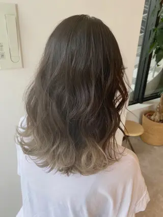 セミロング カラー 赤み消し×髪質改善 🍏上田晃司のヘアスタイル