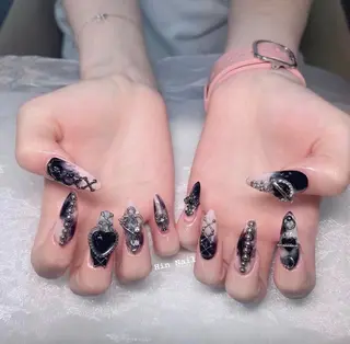 ネイル Hin Nailのネイルデザイン