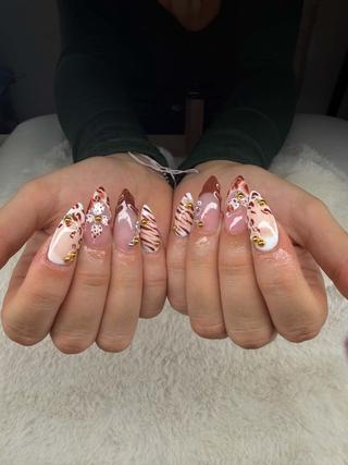 ネイル Nini 🎀のネイルデザイン
