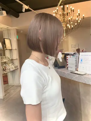 ショート カラー 韓国/レイヤー/ 透明感🩶ひかる🩶のヘアスタイル