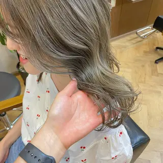 セミロング 前川 朋香のヘアスタイル