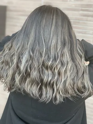 セミロング メンズスタイル バレイヤージュ　齋藤のヘアスタイル